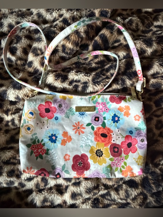 Ju-Ju-Be Handbags - Ju-Ju-Be be quick Floral Crossbody Bag EUC